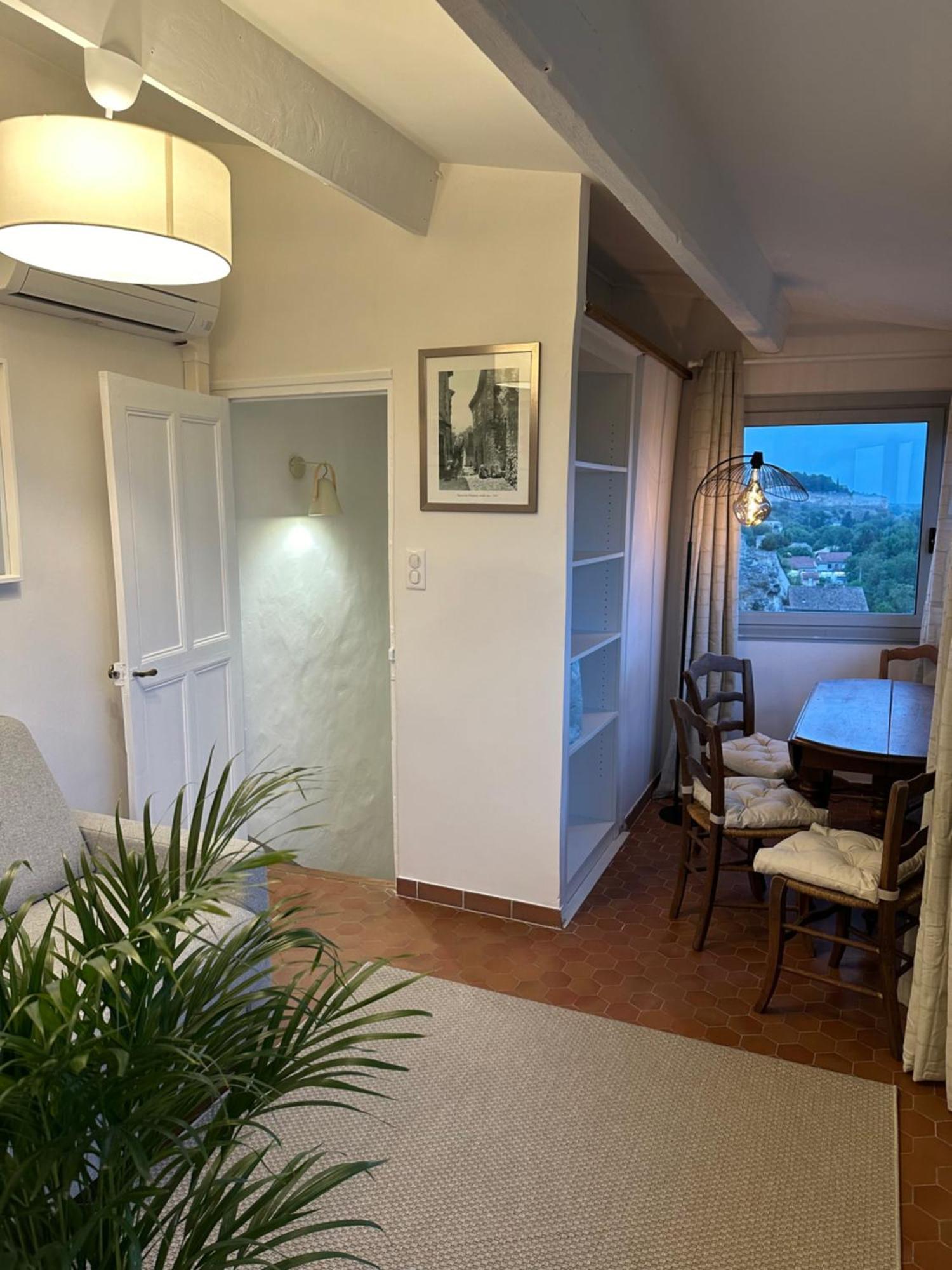 Charmante Petite Maison Avec Vue Panoramique, En Centre Historique, Proche D'Avignon, Ancienne, Renovee, Climatisee, Terrasse, Parking Public Gratuit Villeneuve-lès-Avignon Eksteriør bilde