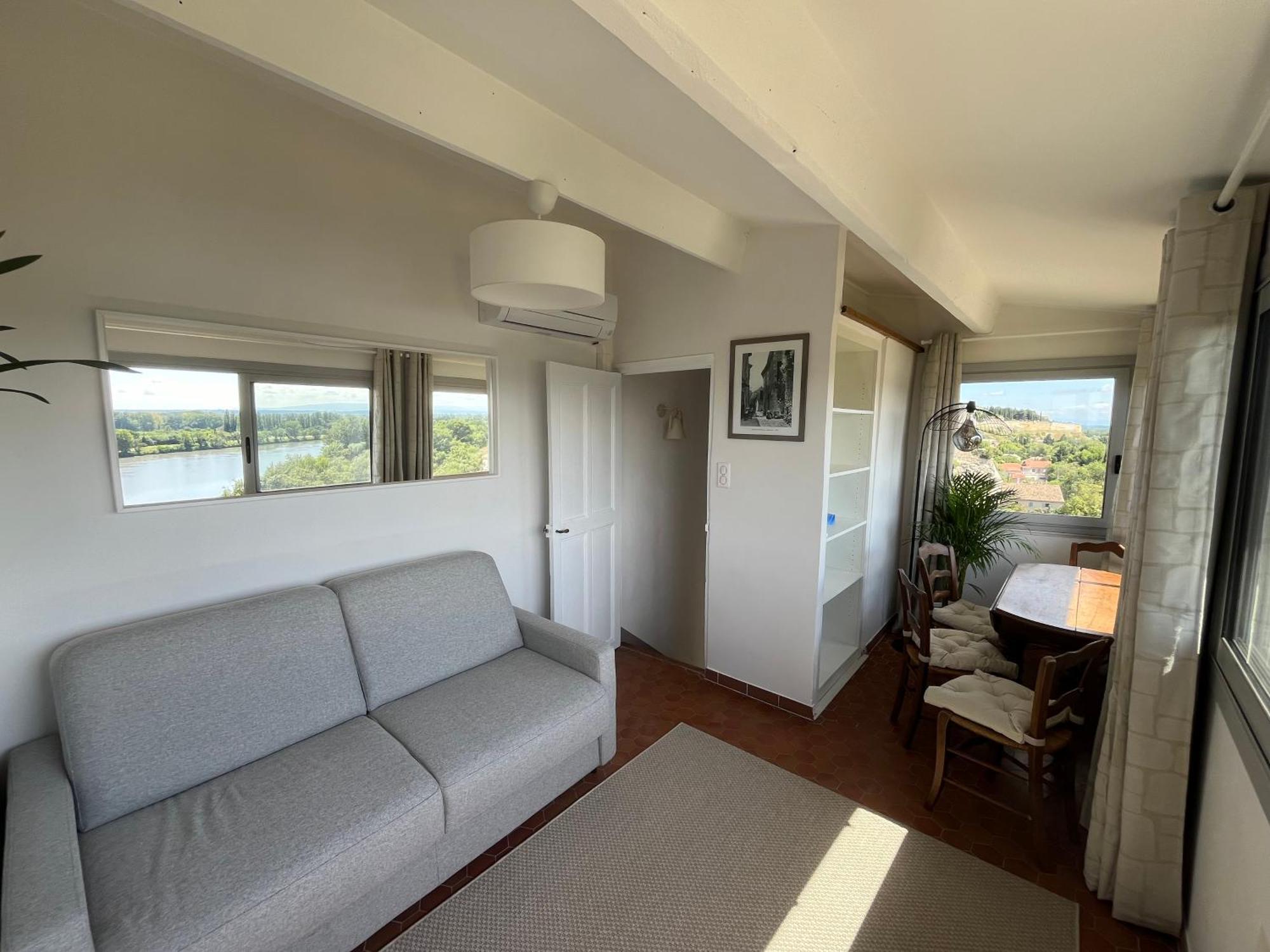 Charmante Petite Maison Avec Vue Panoramique, En Centre Historique, Proche D'Avignon, Ancienne, Renovee, Climatisee, Terrasse, Parking Public Gratuit Villeneuve-lès-Avignon Eksteriør bilde