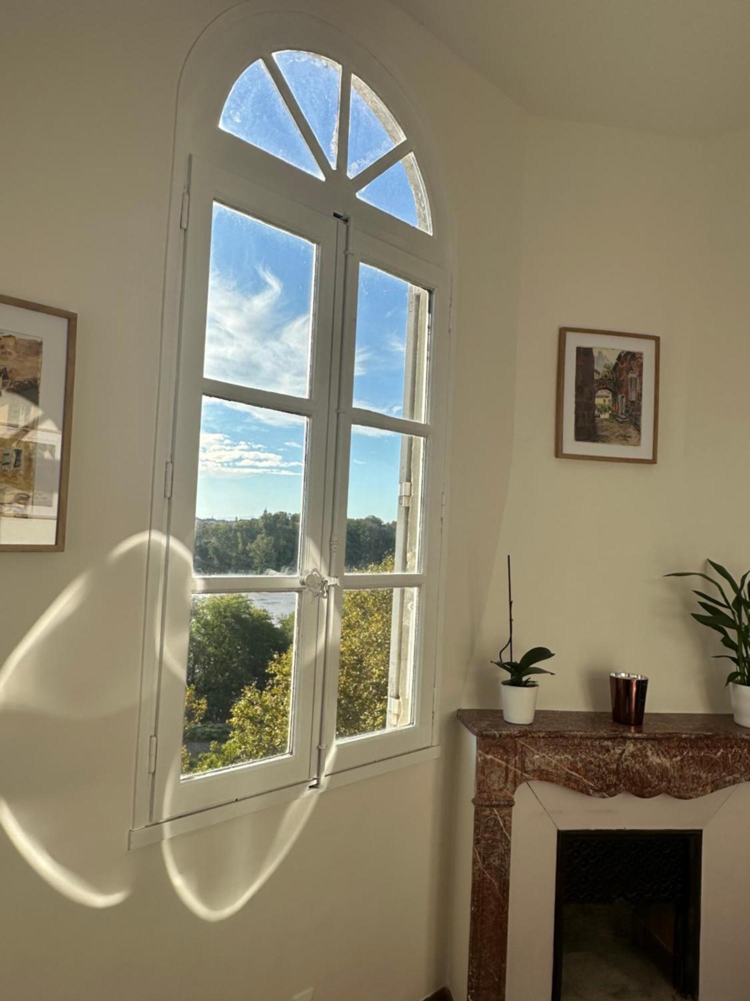 Charmante Petite Maison Avec Vue Panoramique, En Centre Historique, Proche D'Avignon, Ancienne, Renovee, Climatisee, Terrasse, Parking Public Gratuit Villeneuve-lès-Avignon Eksteriør bilde
